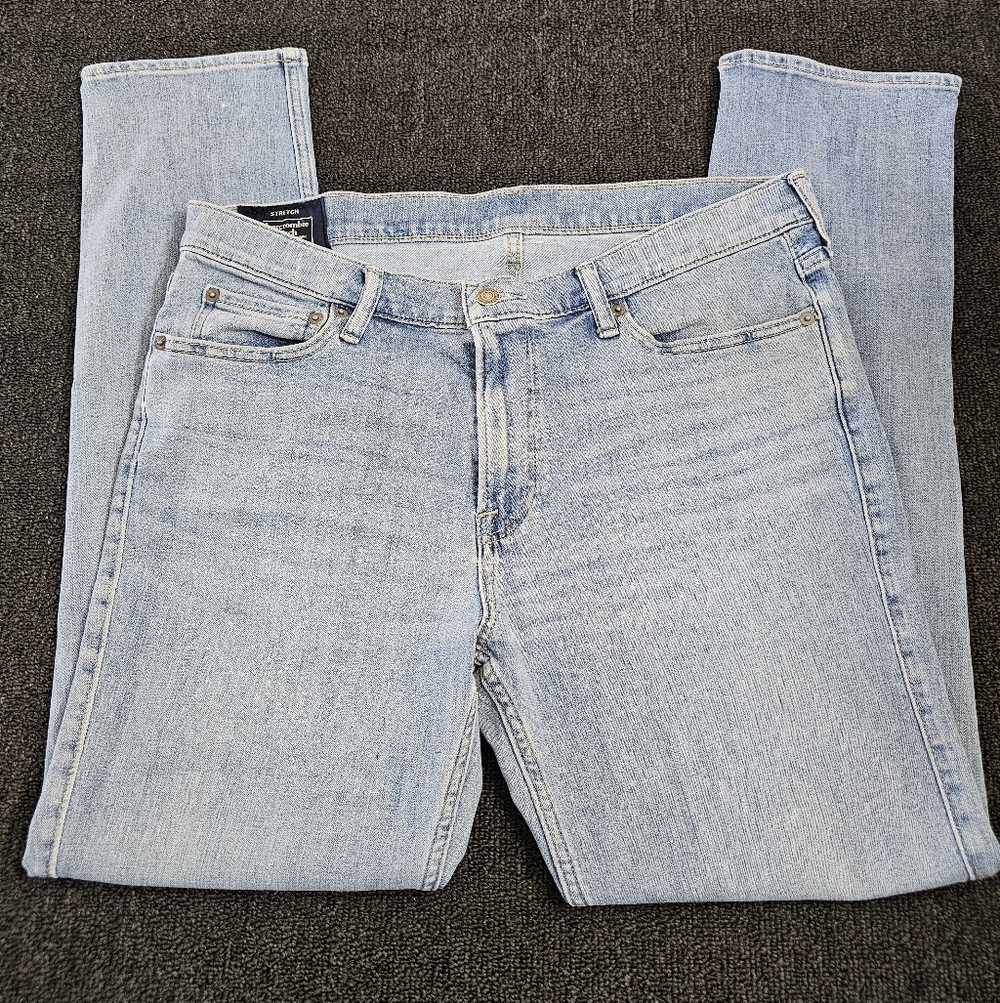 Abercrombie and Fitch Athletic Skinny  Straight Leg Jeans Women's Size 33Wx30L